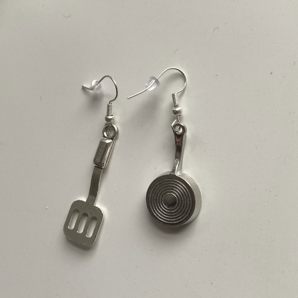 Handmade STAINLESS STEEL Earrings Fried Egg Frying Pan Novelty Food Silver Tone - Picture 7 of 7